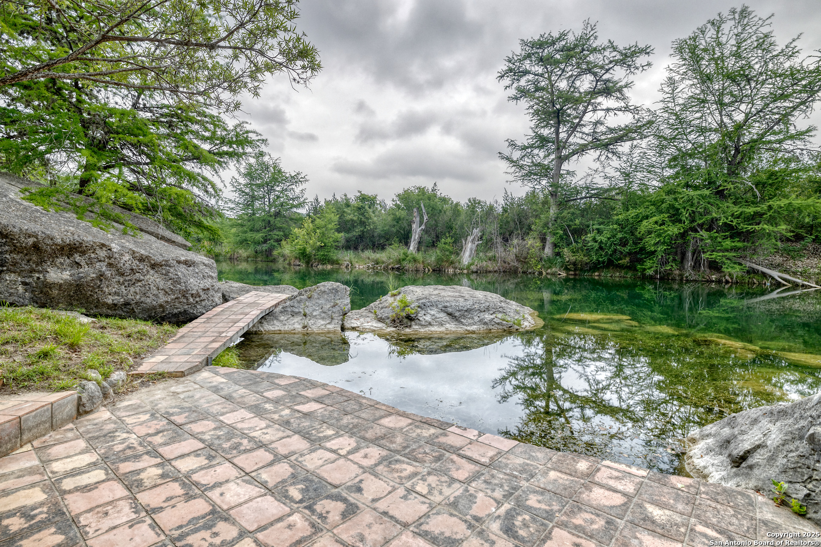 main property photo 7