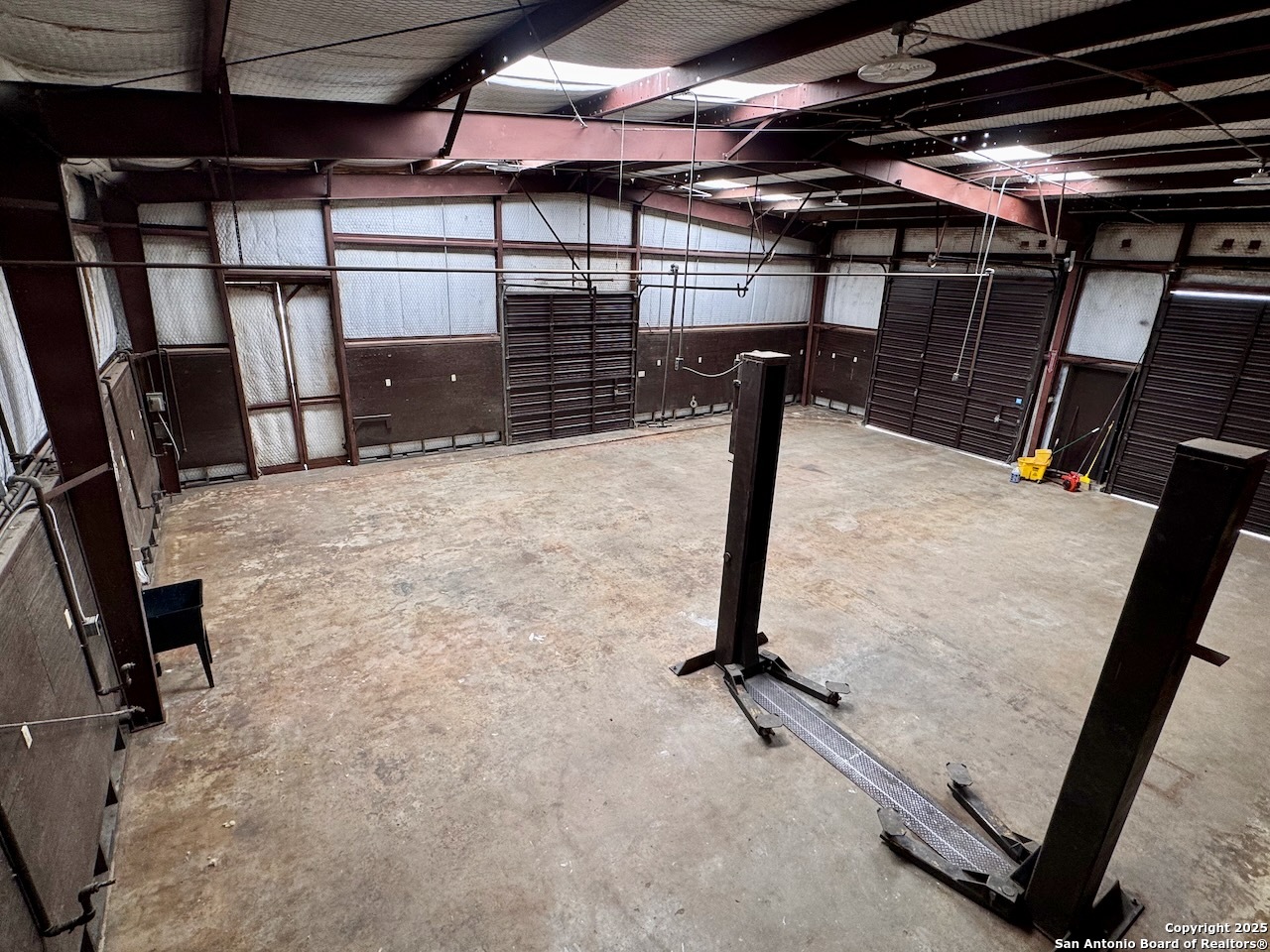 main property photo 14