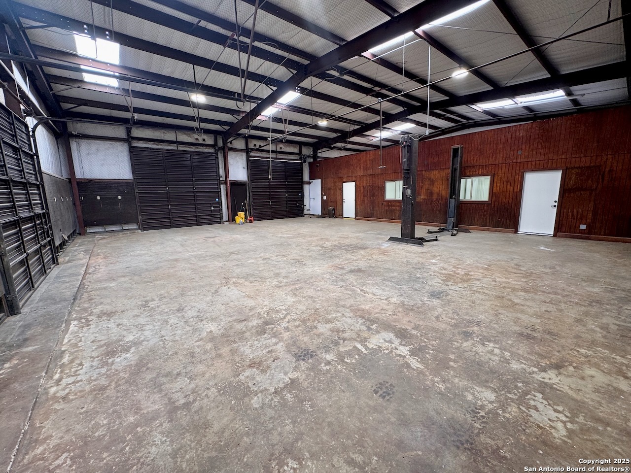 main property photo 17