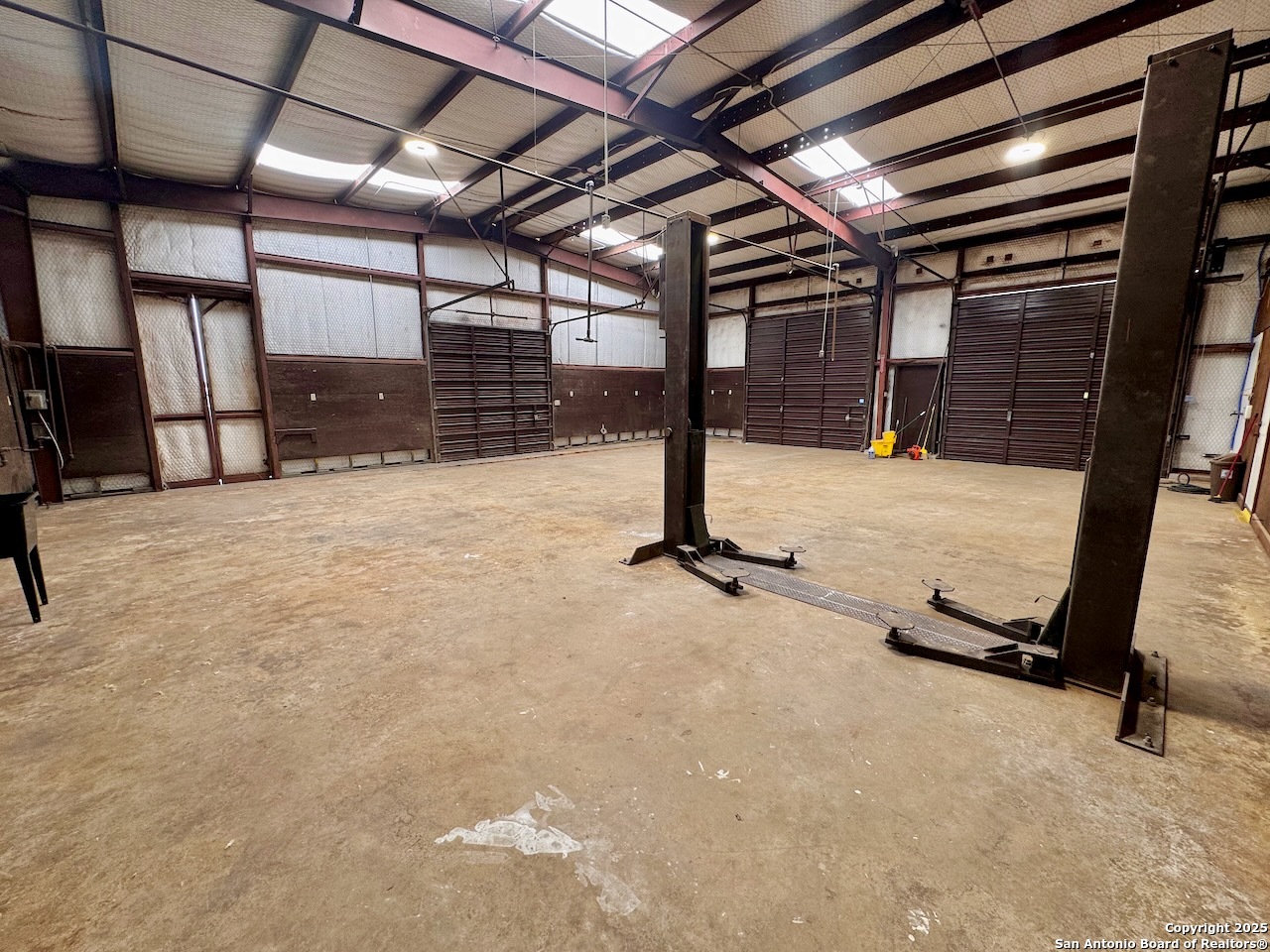 main property photo 18
