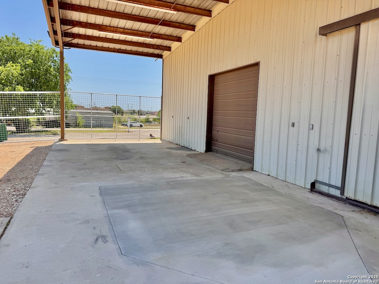 main property photo 19