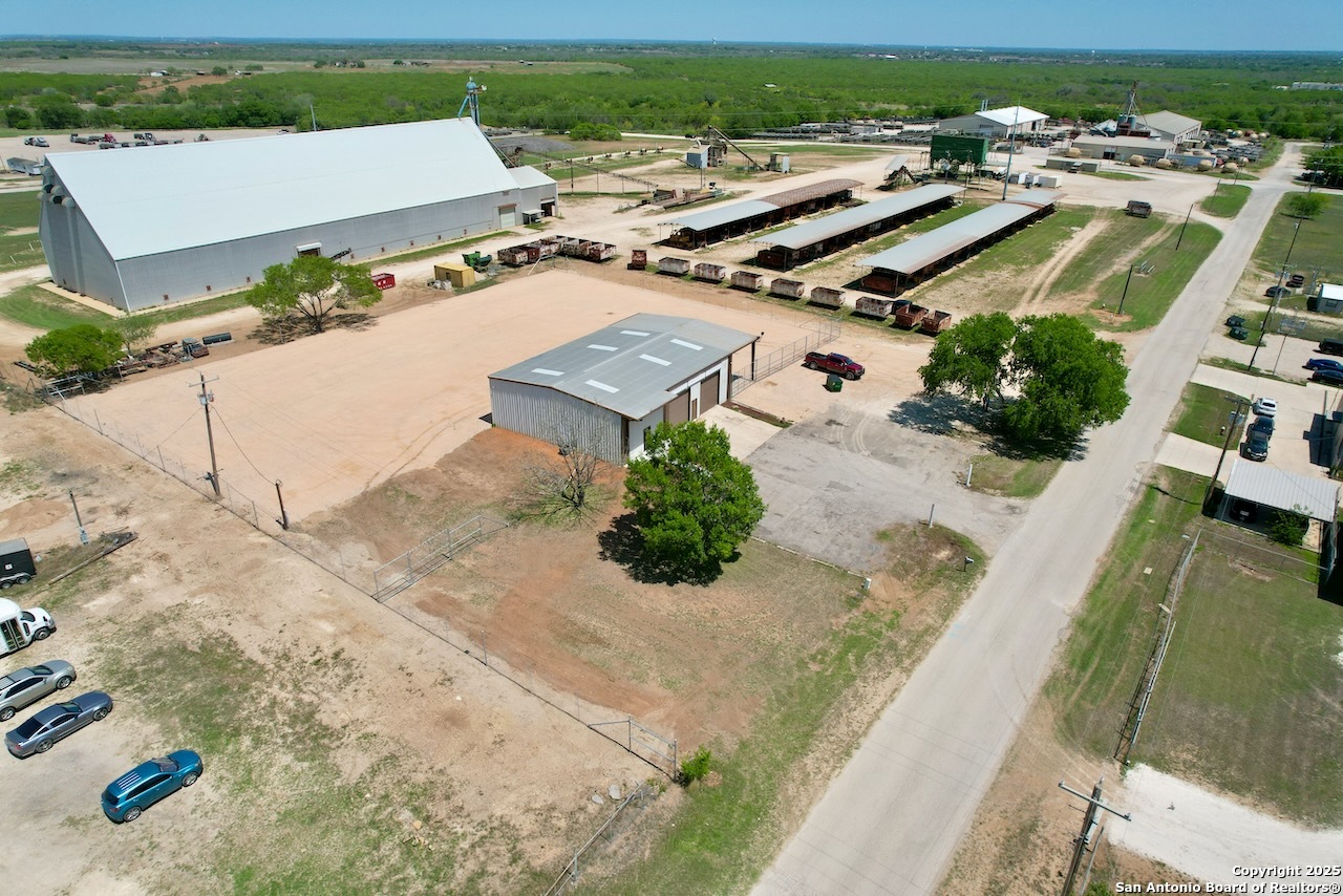 main property photo 25