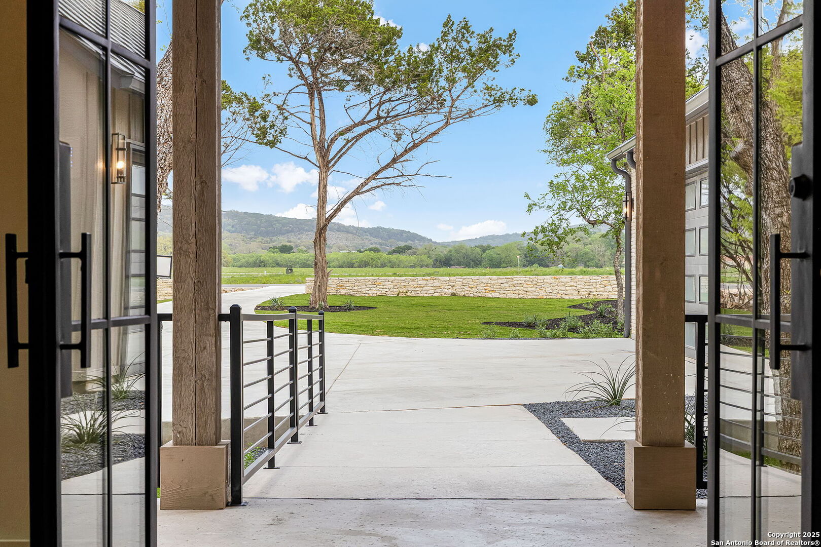 main property photo 4