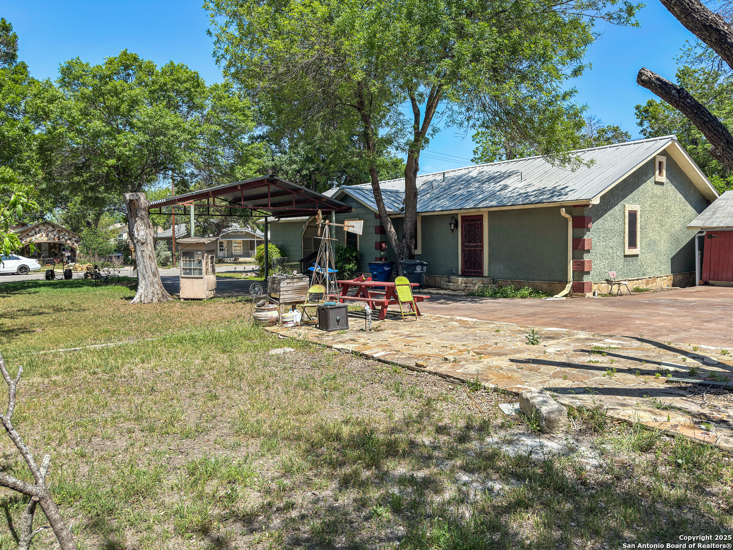 main property photo 15