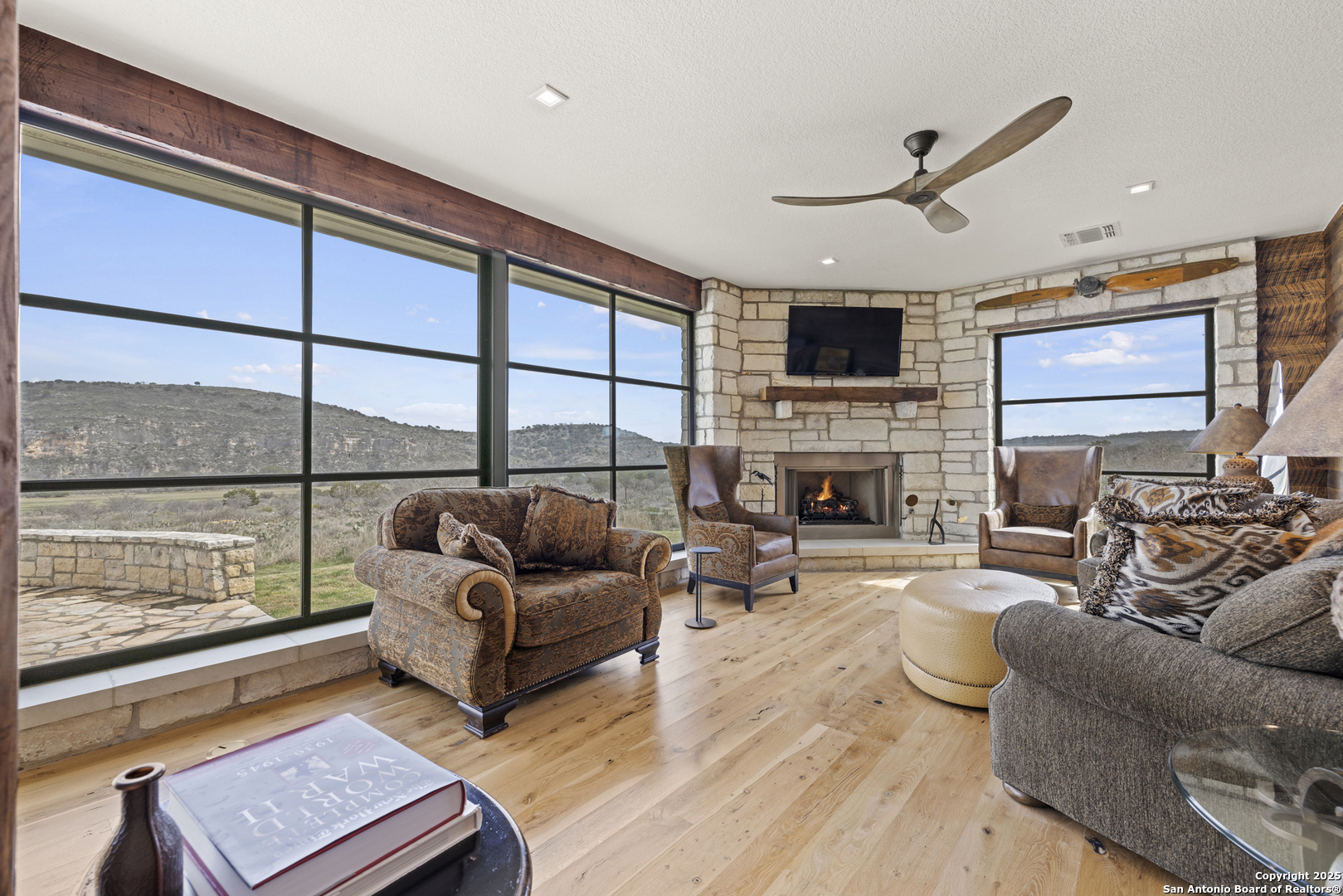 main property photo 14