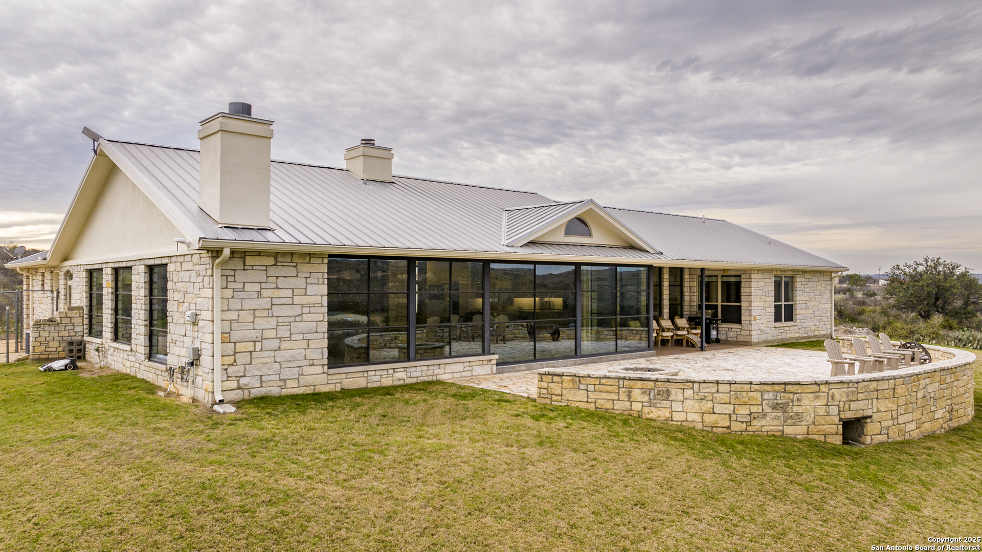 main property photo 26