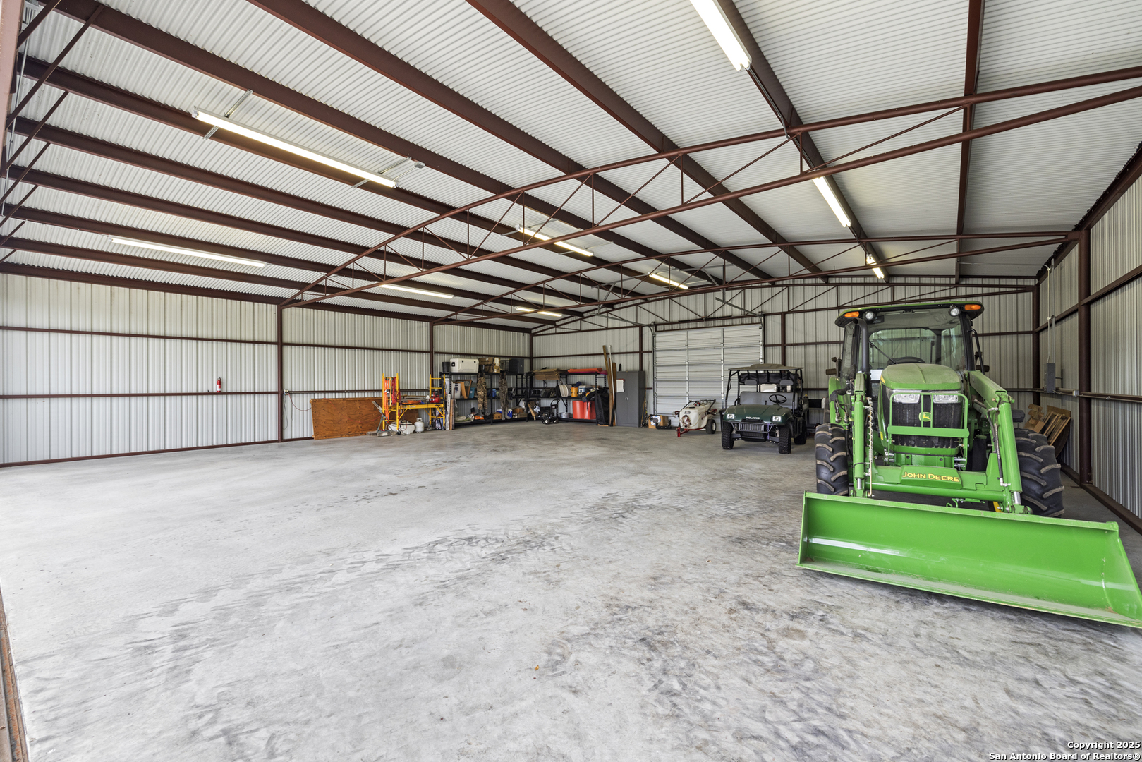 main property photo 28