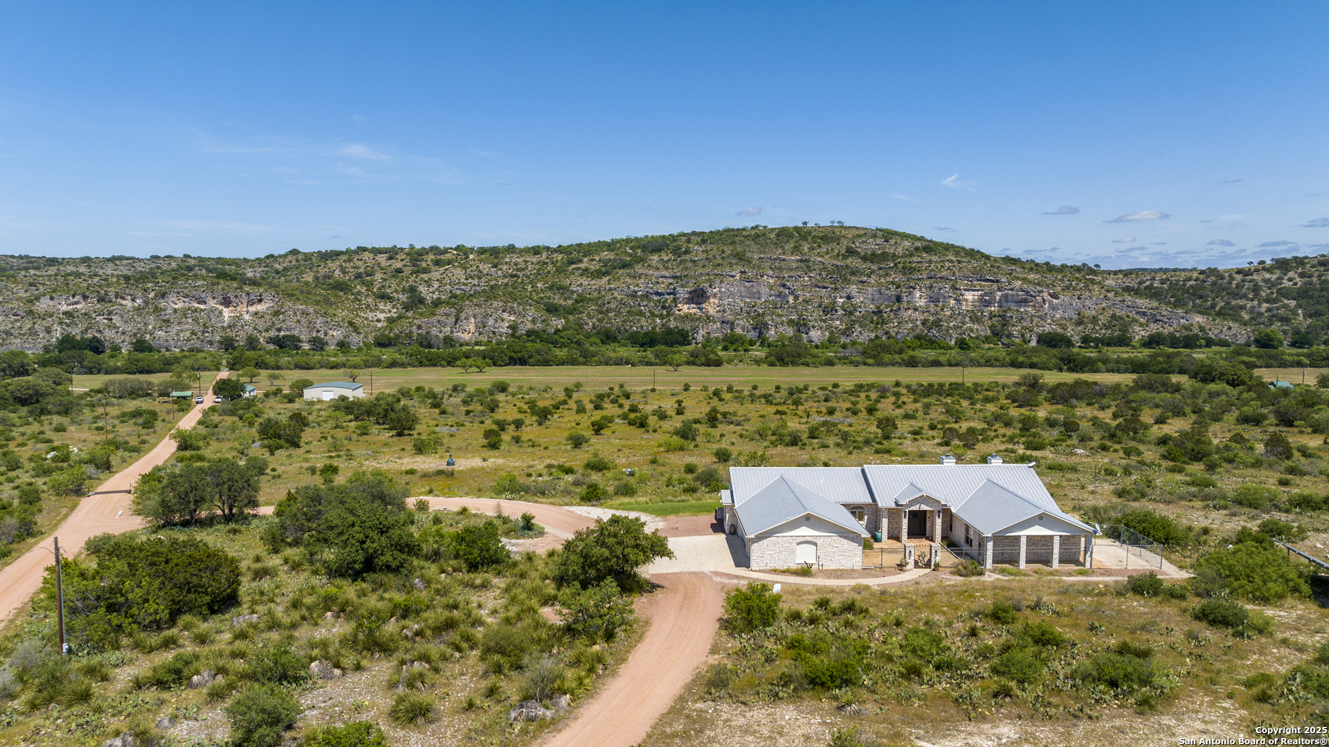 main property photo 4
