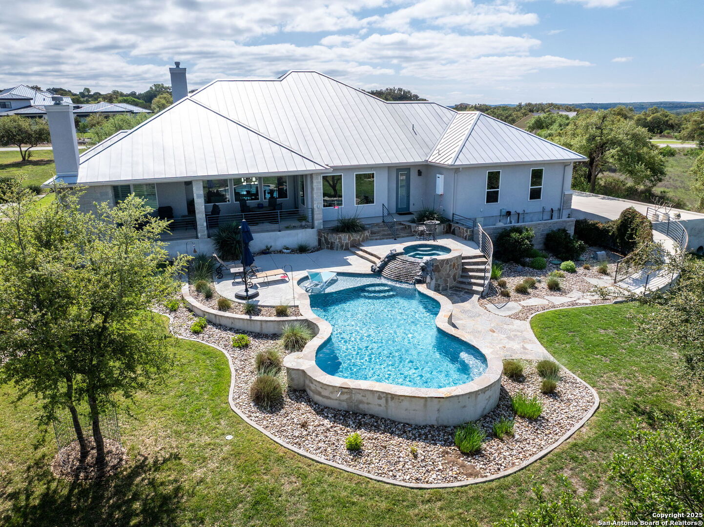 main property photo 15