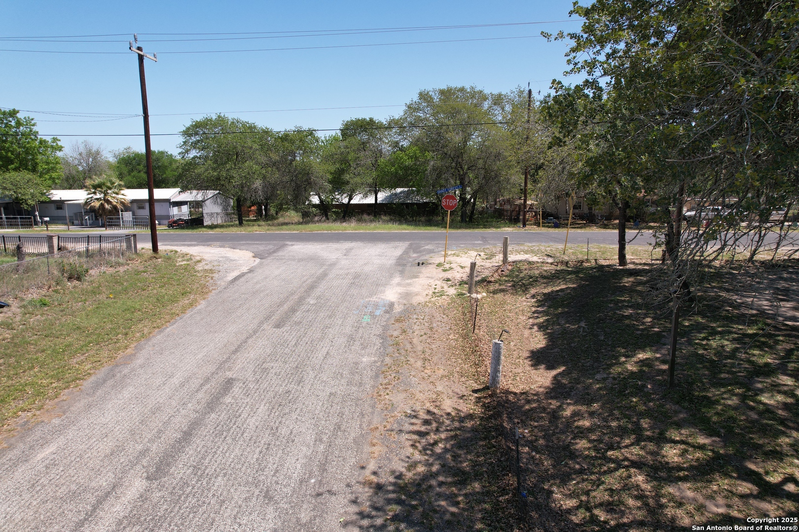 main property photo 28