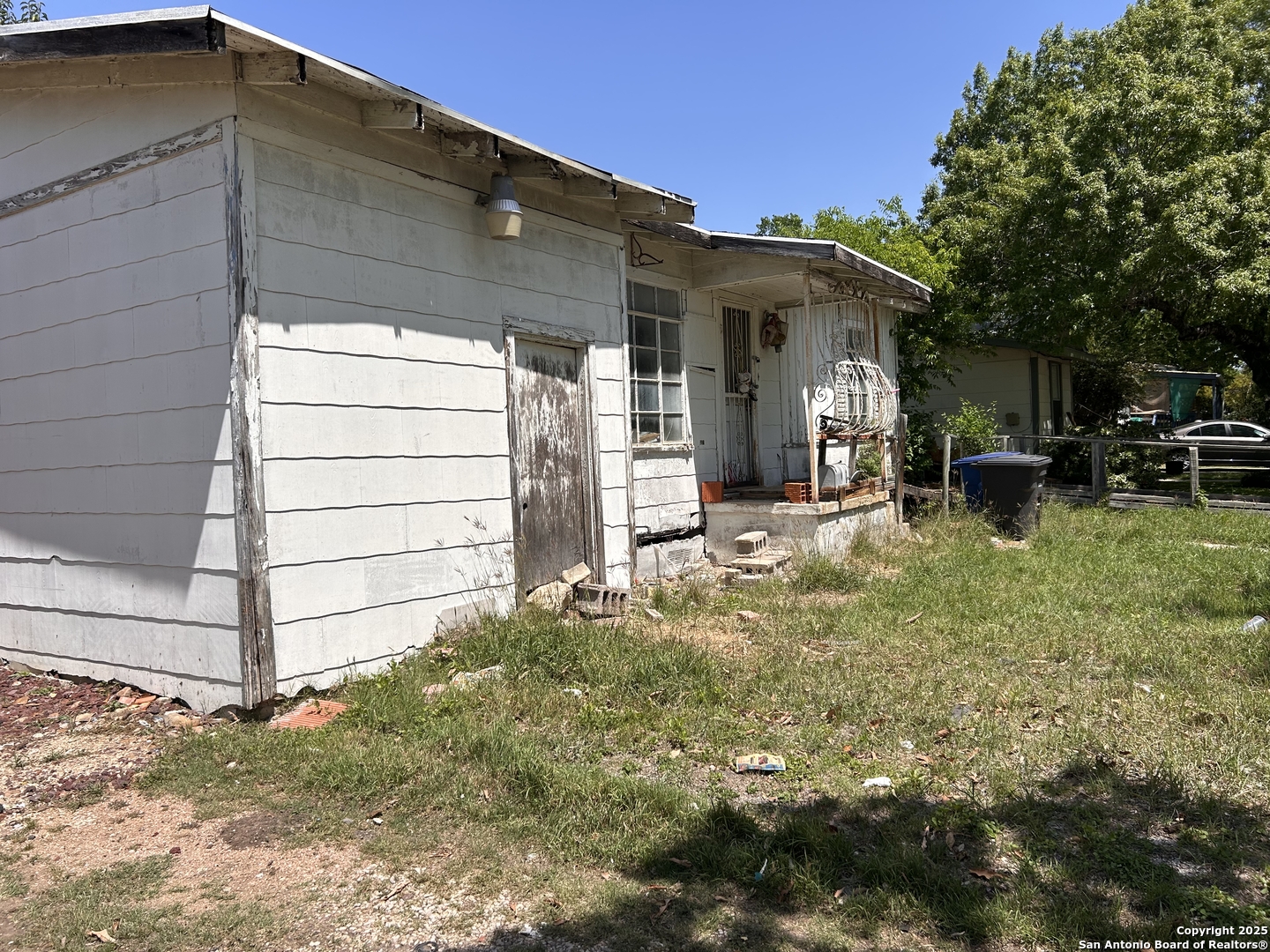main property photo 3