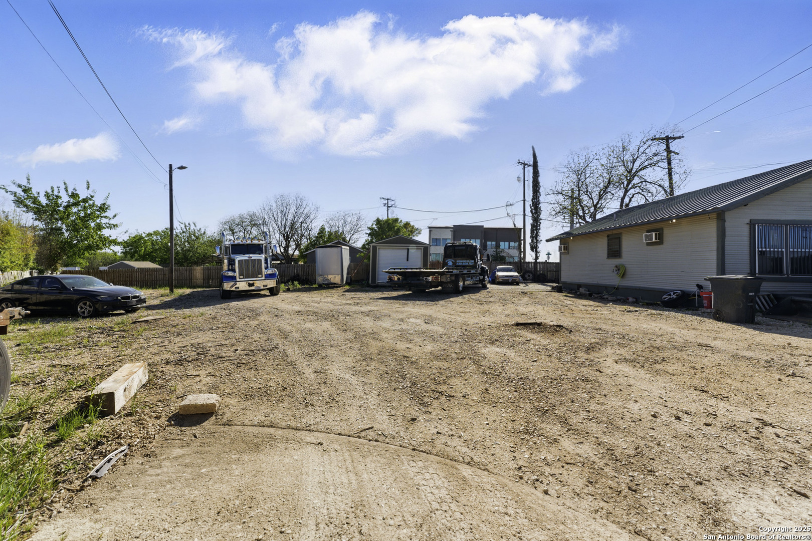main property photo 11