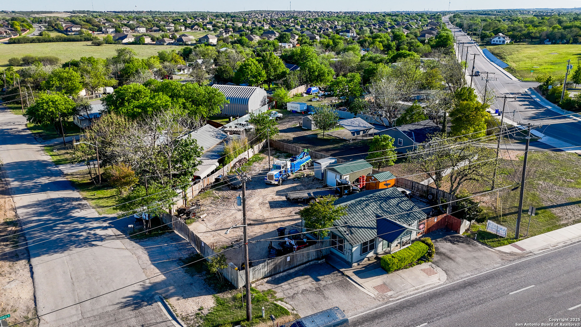main property photo 14