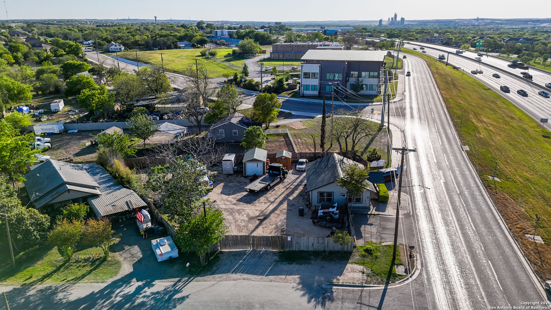 main property photo 15