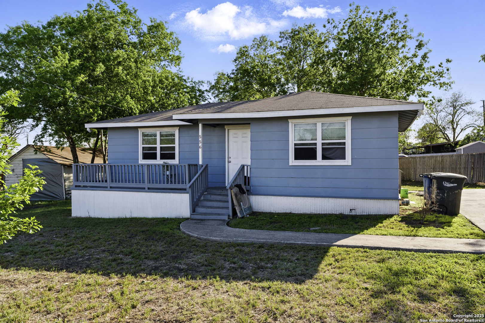 main property photo 3
