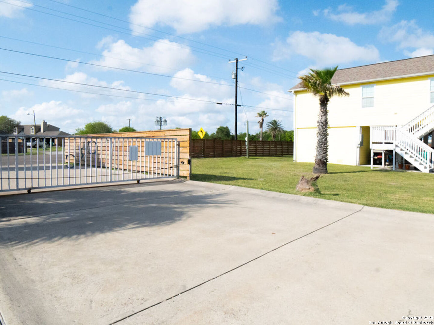 main property photo 13