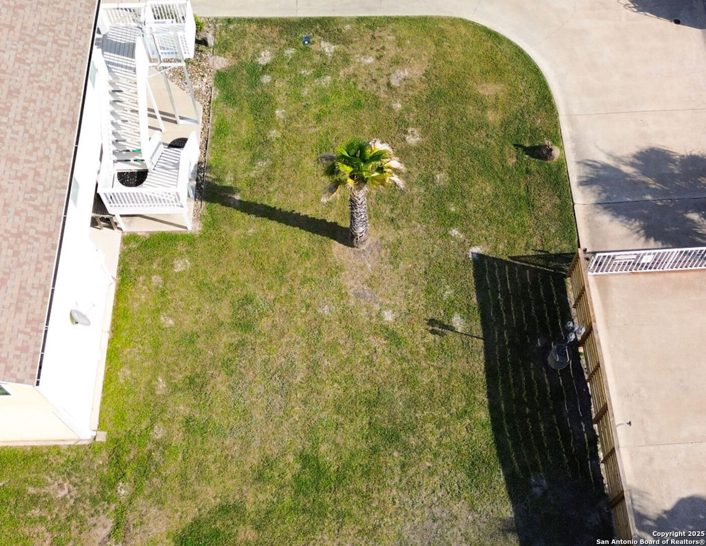 main property photo 16