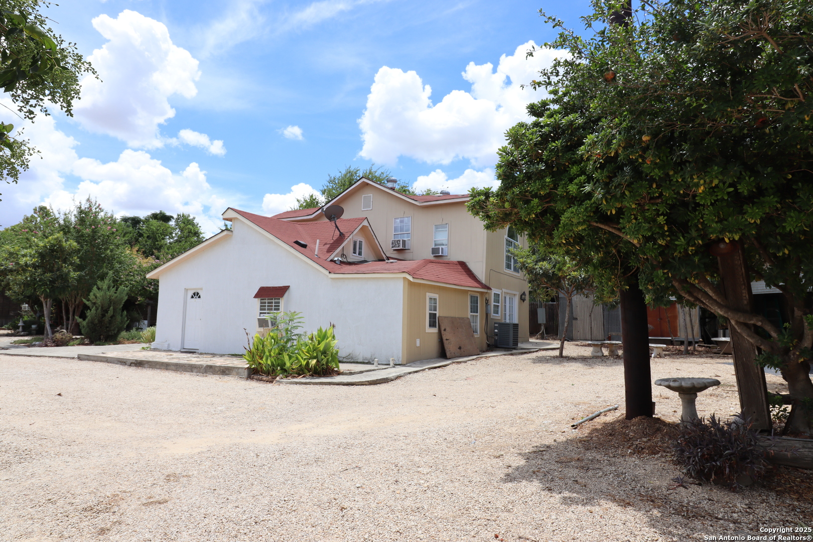 main property photo 13