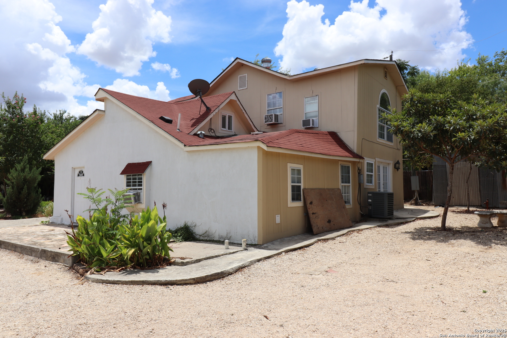 main property photo 15