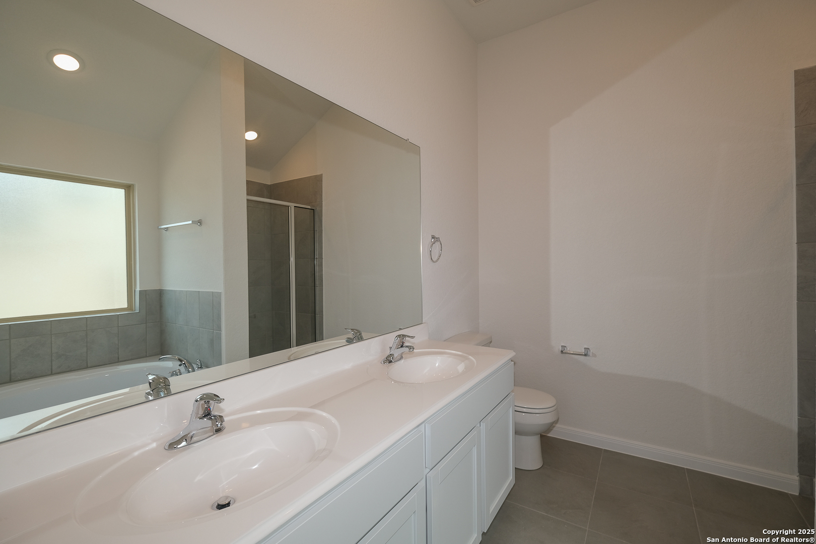 property viewer photo 13
