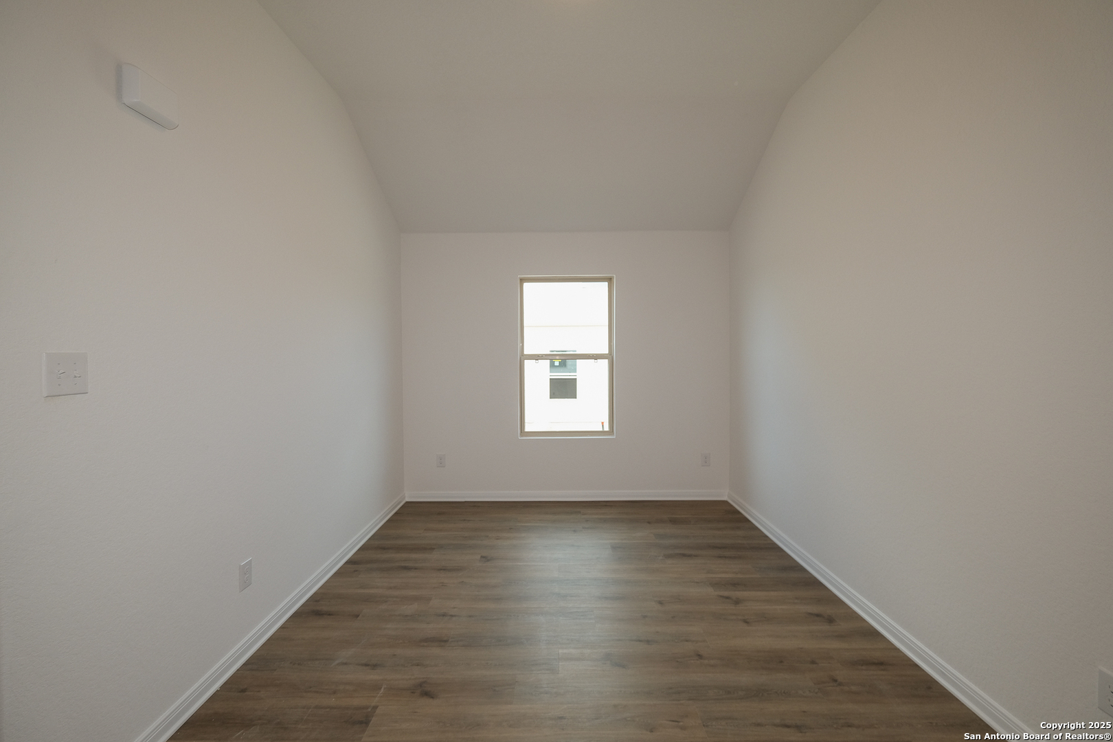 property viewer photo 18
