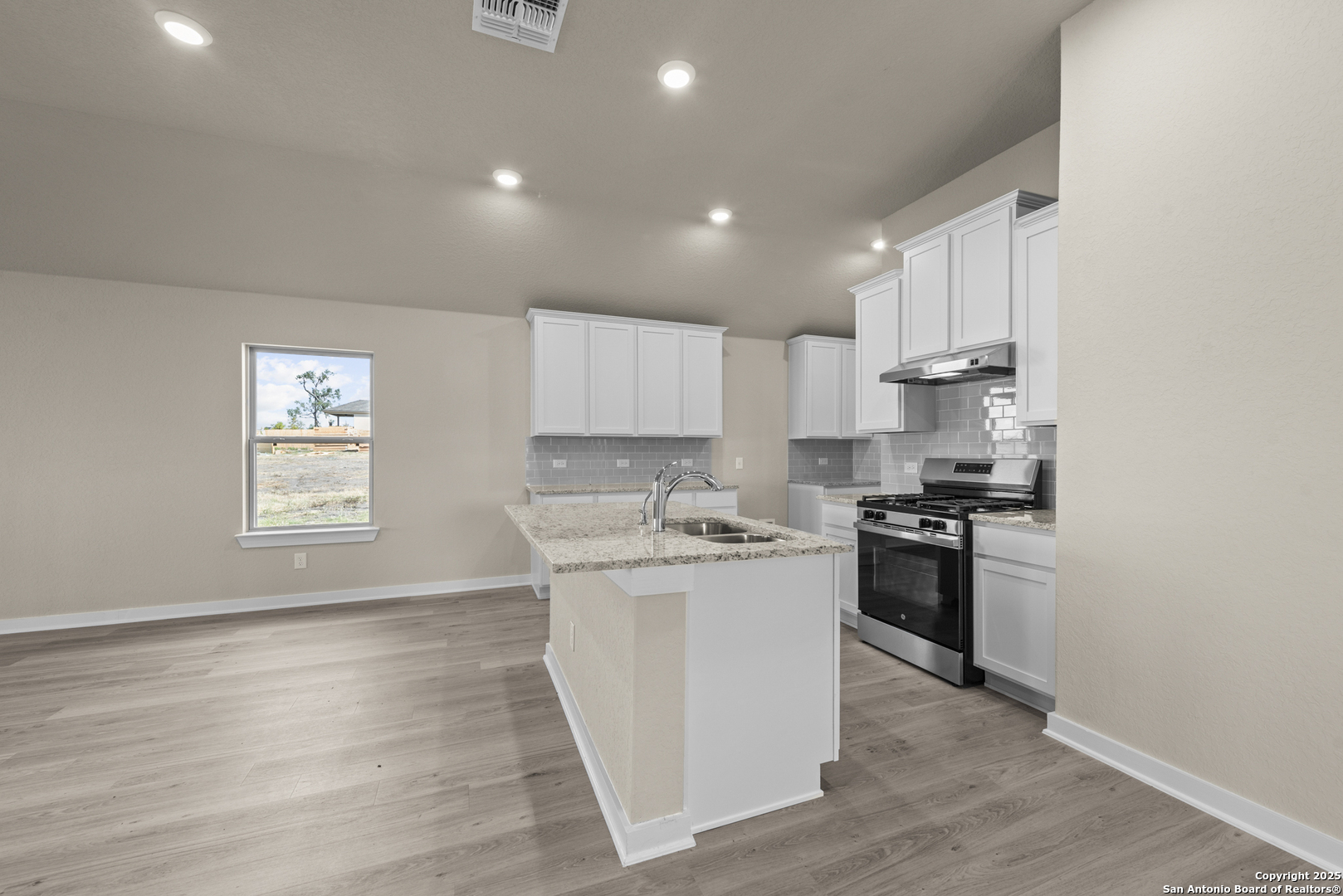 property viewer photo 23