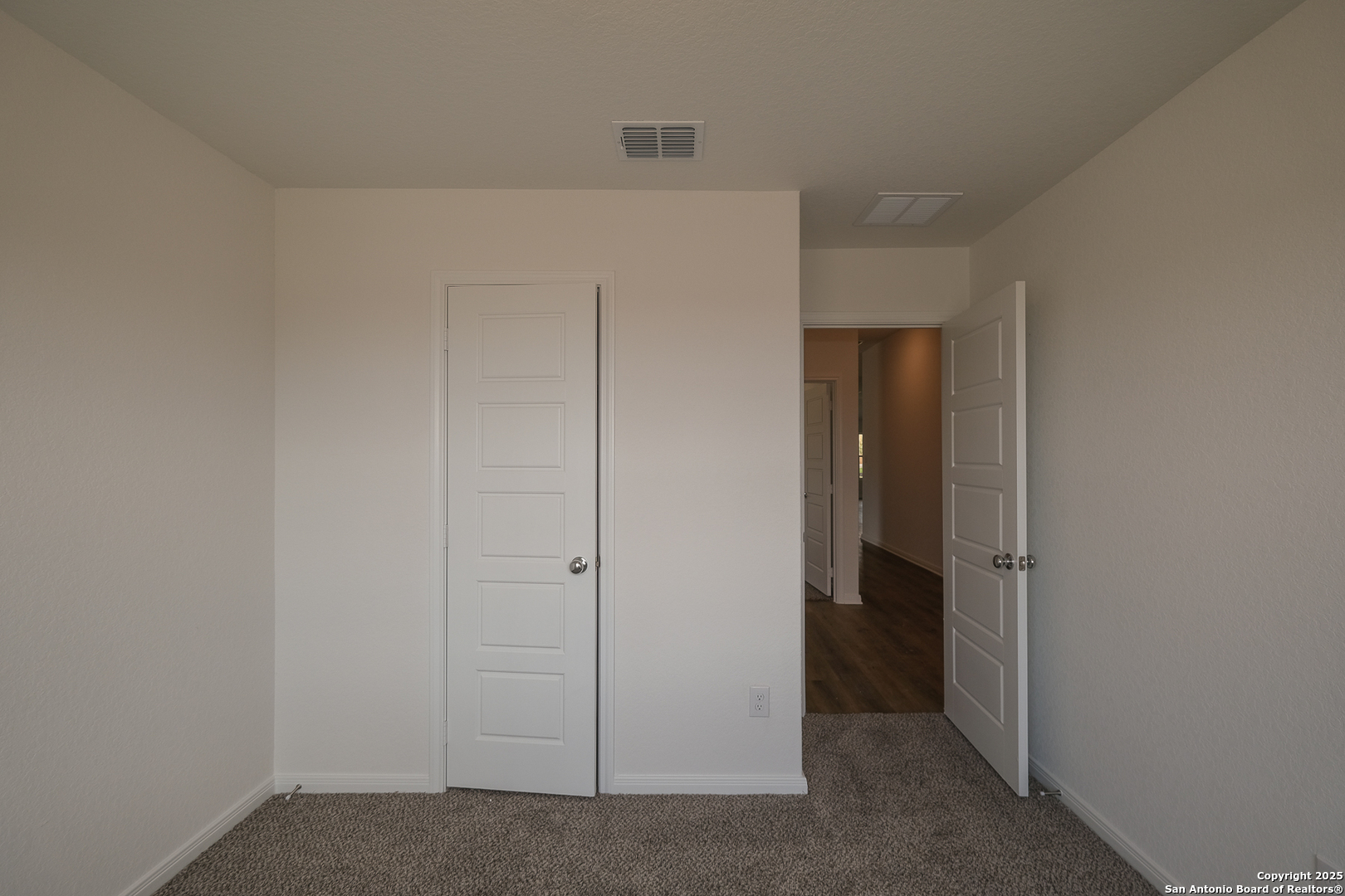 property viewer photo 33
