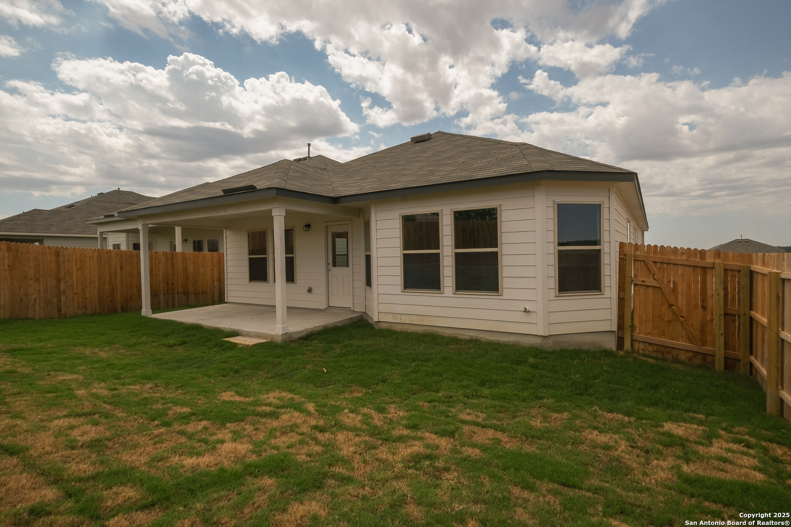 property viewer photo 35