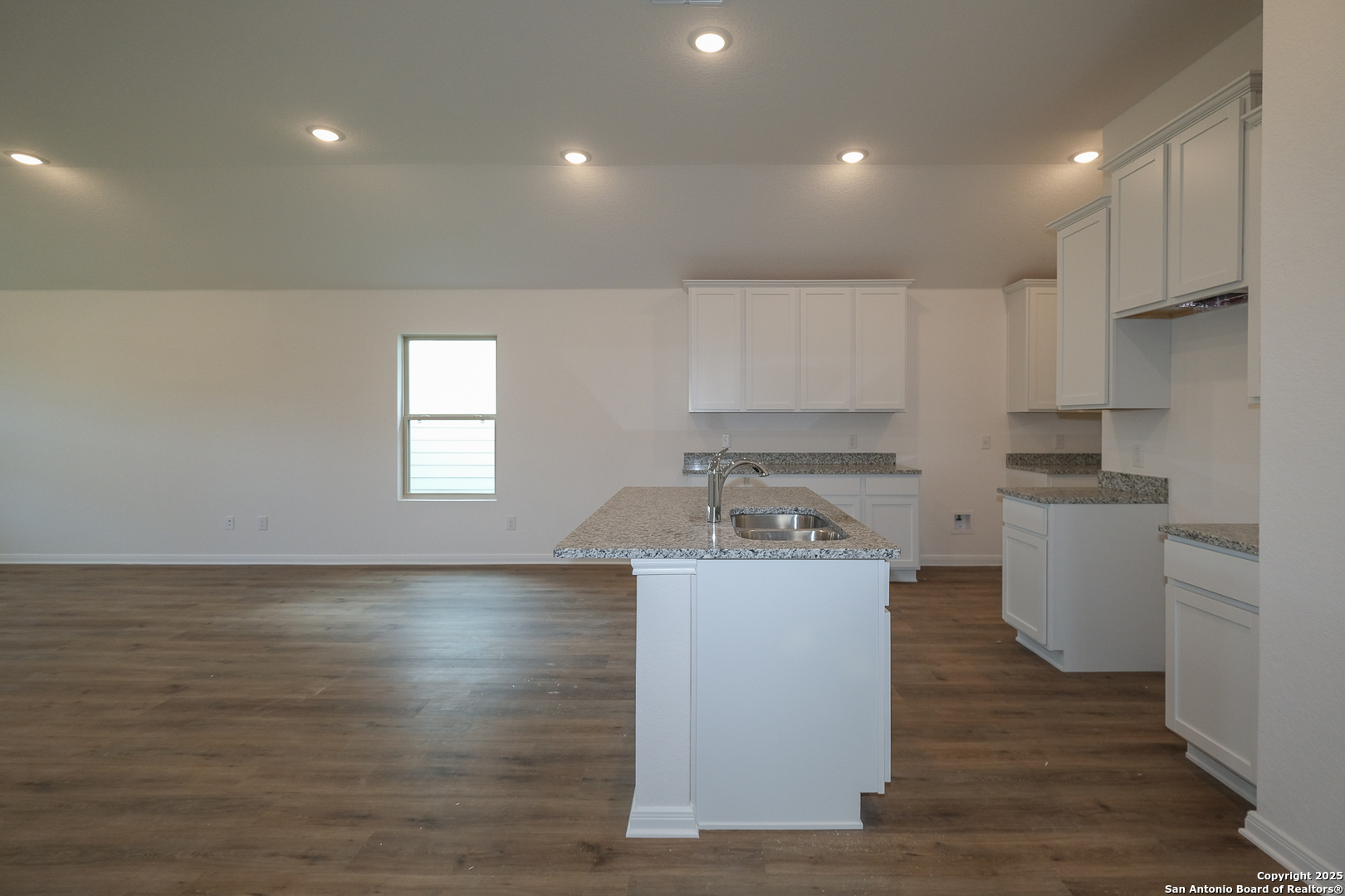 property viewer photo 5