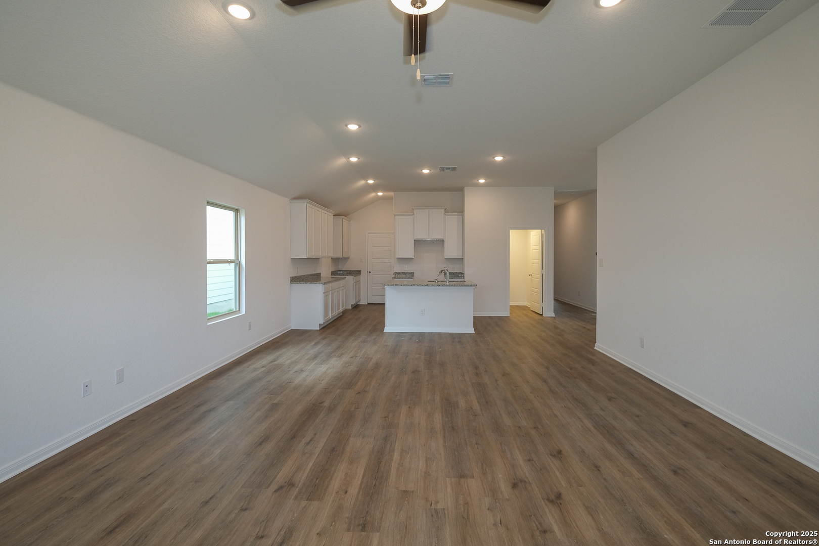 property viewer photo 7