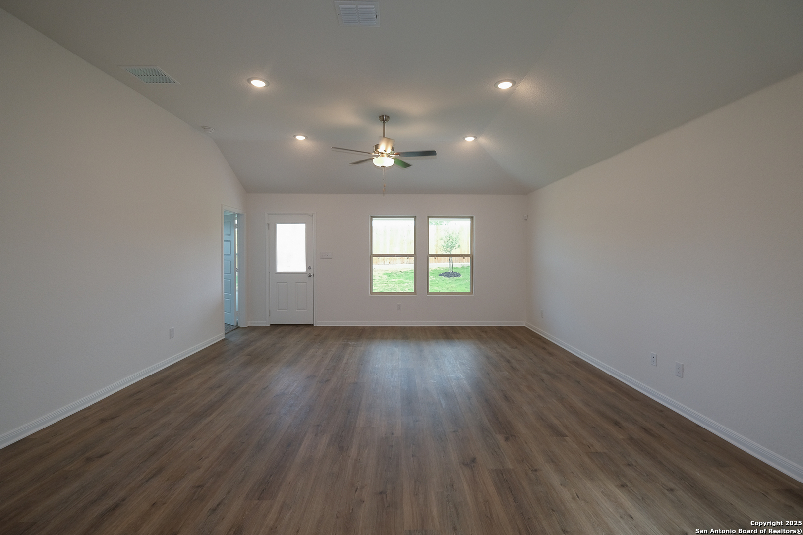 property viewer photo 8
