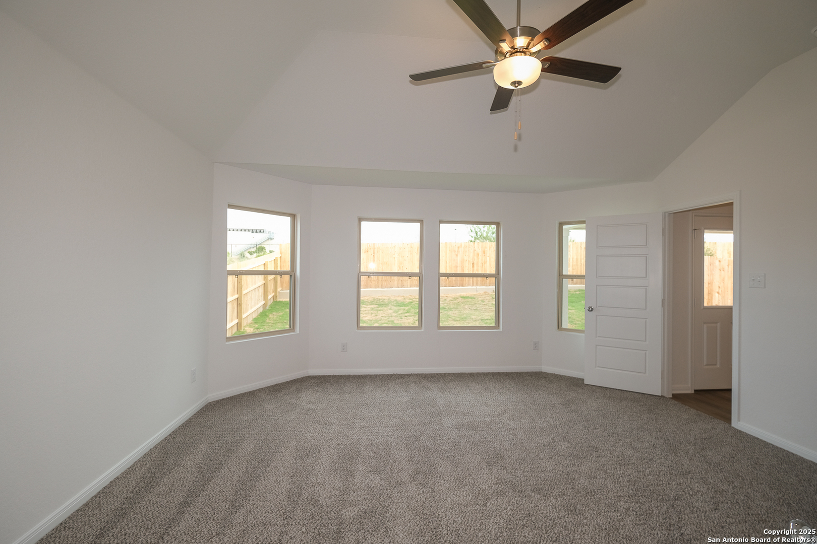 property viewer photo 9