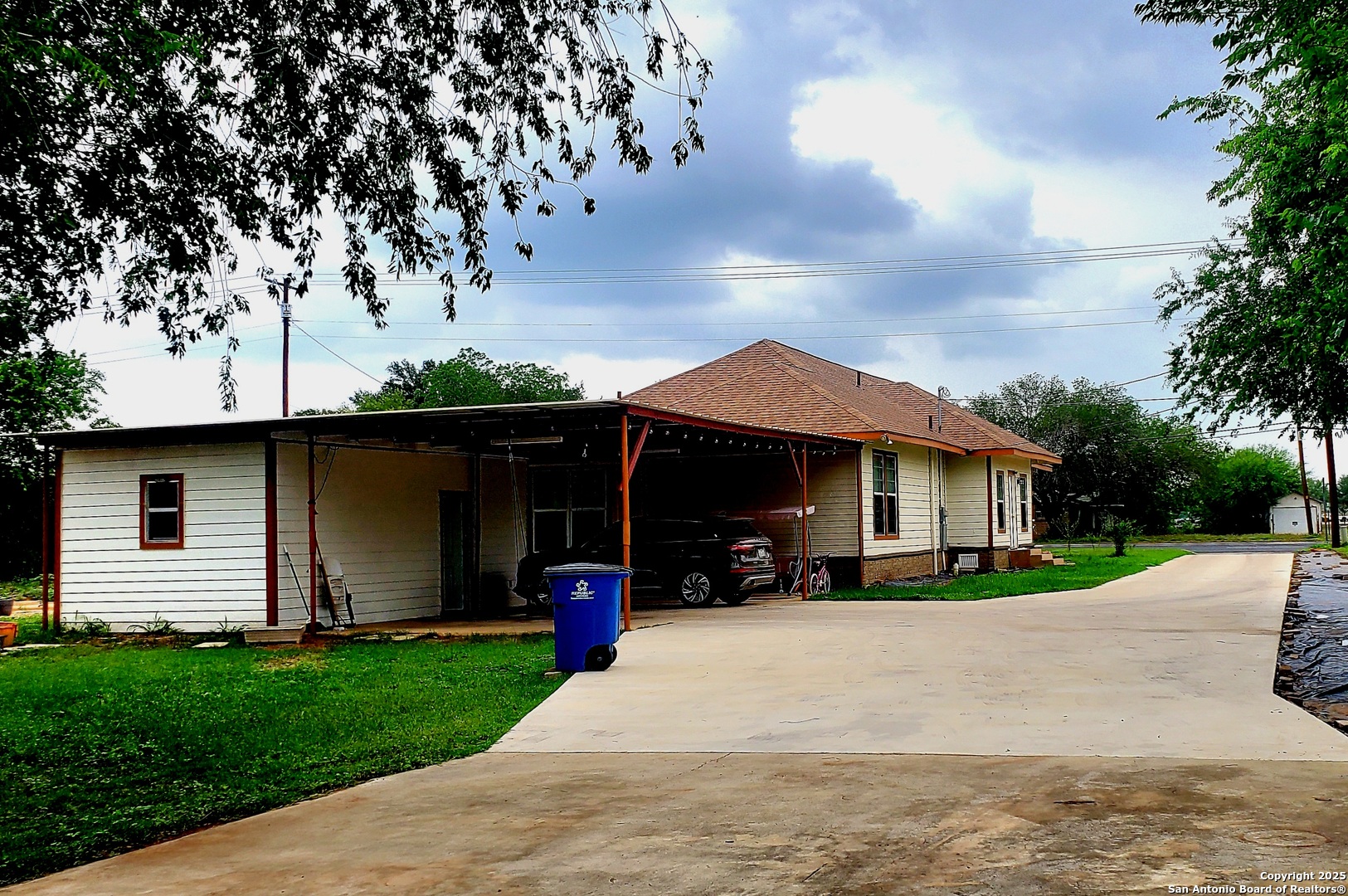main property photo 2