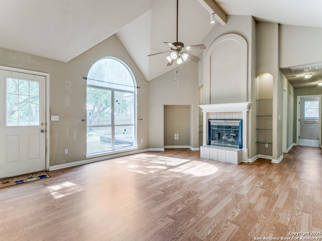 property viewer photo 4