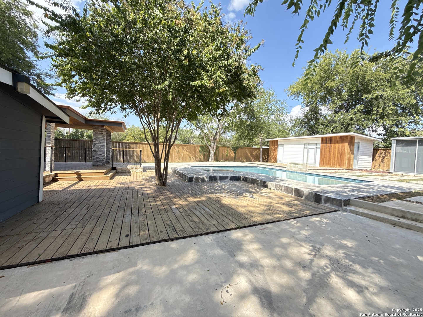 main property photo 43