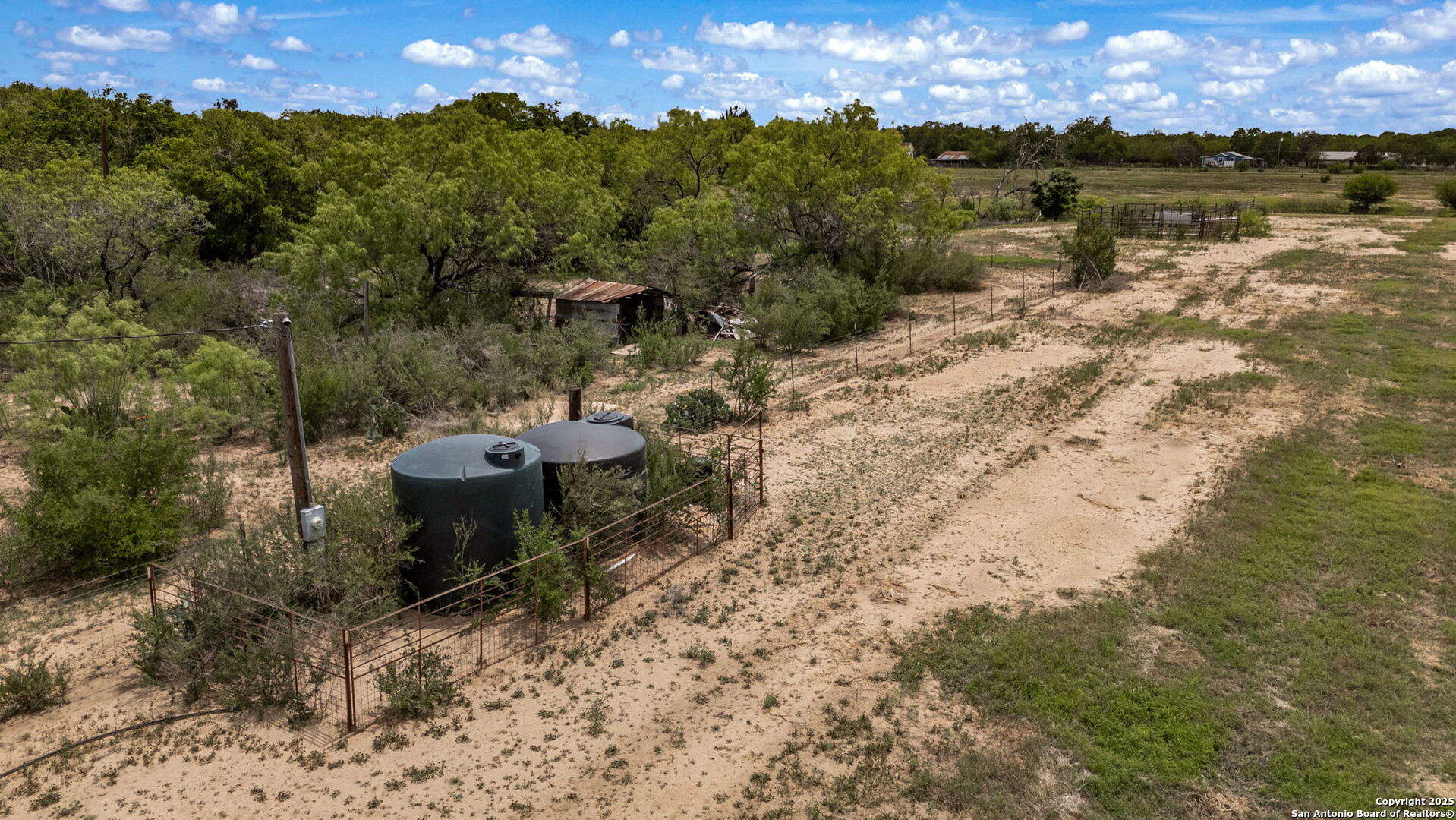 main property photo 6