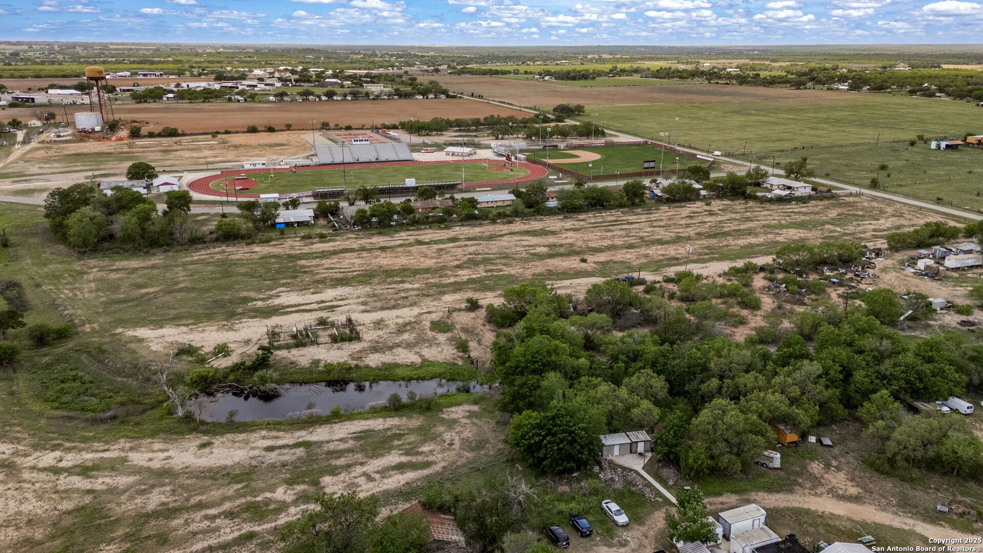 main property photo 4