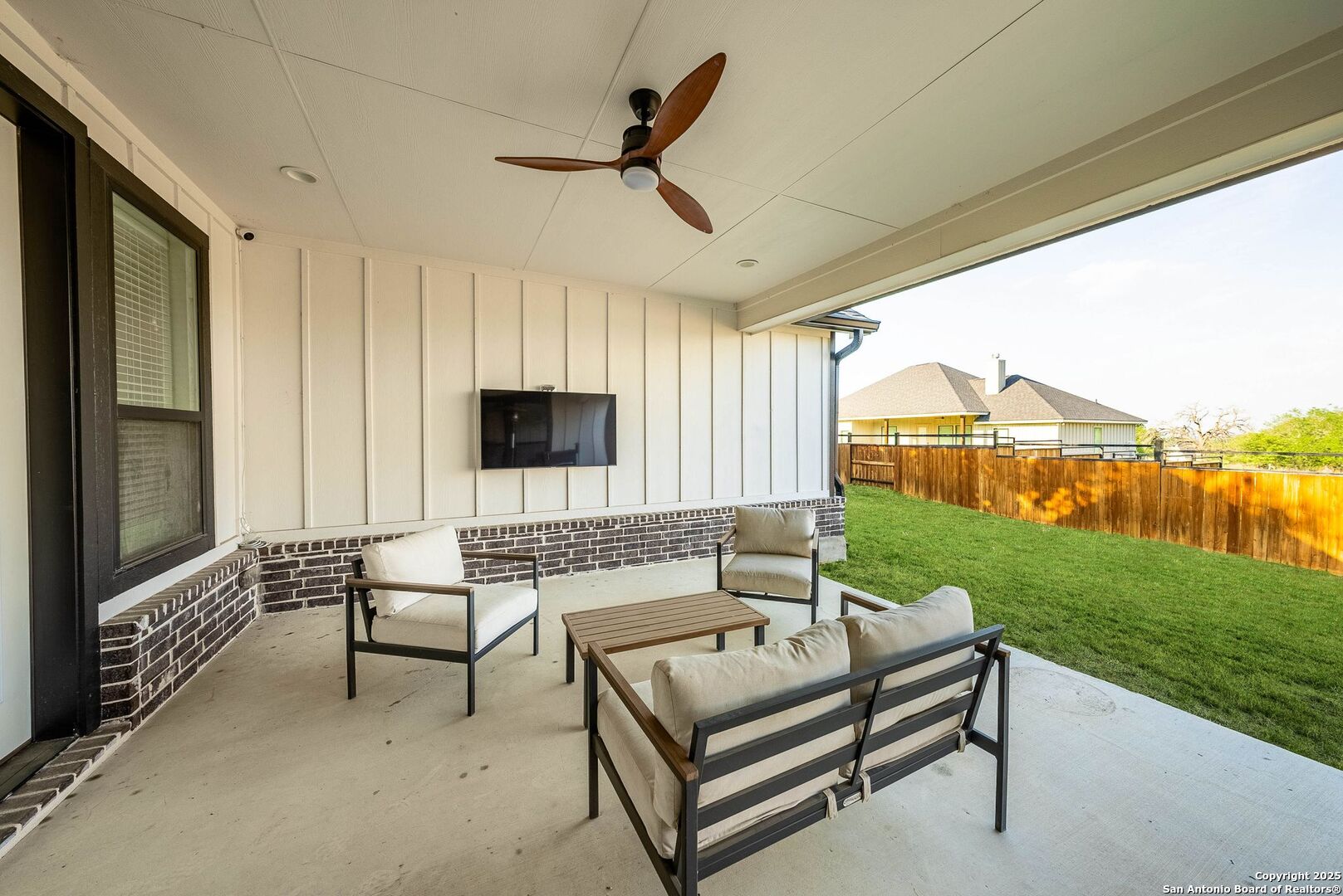 main property photo 40