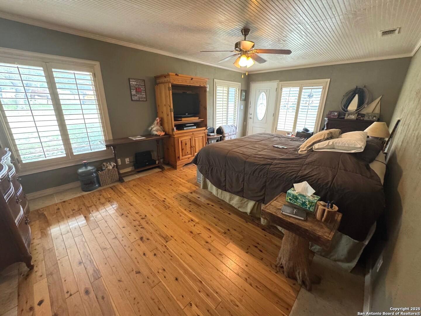 main property photo 31