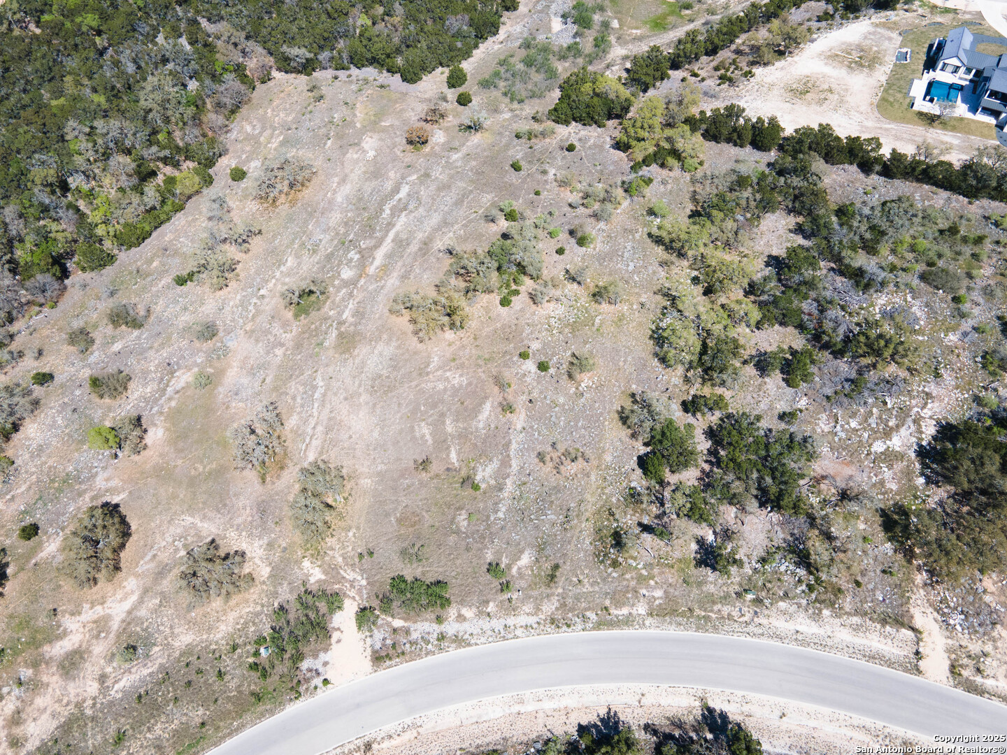 main property photo 13