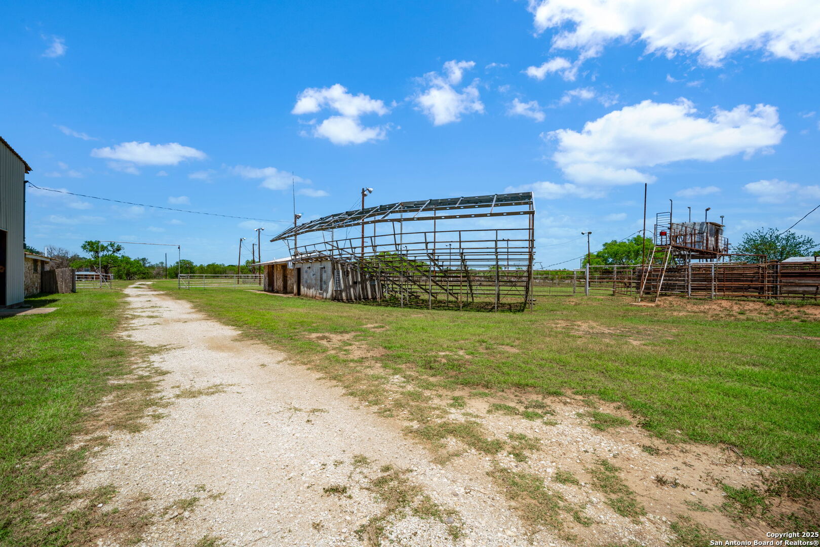 main property photo 11