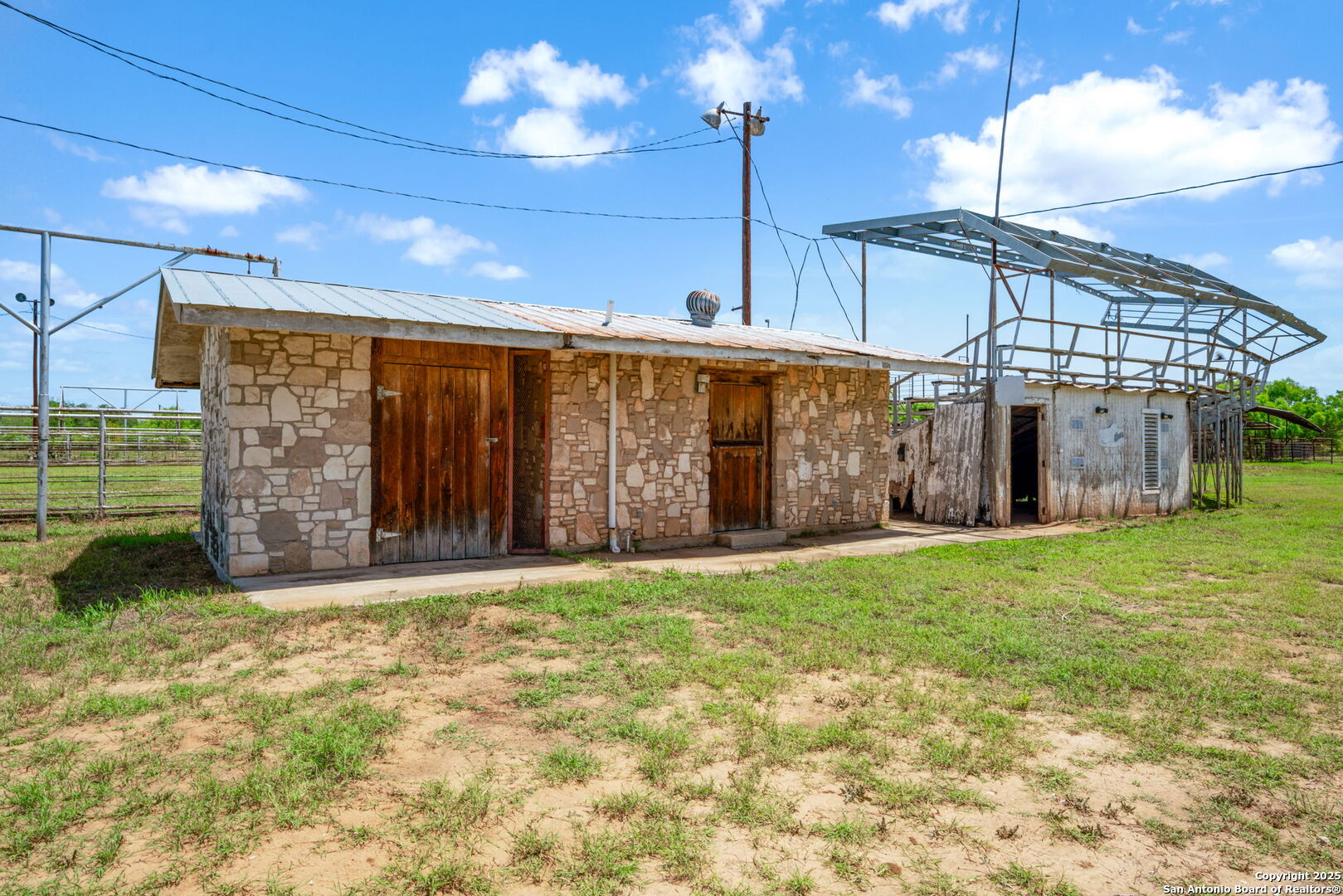 main property photo 13