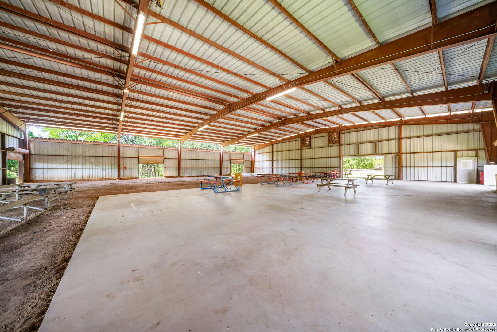 main property photo 25