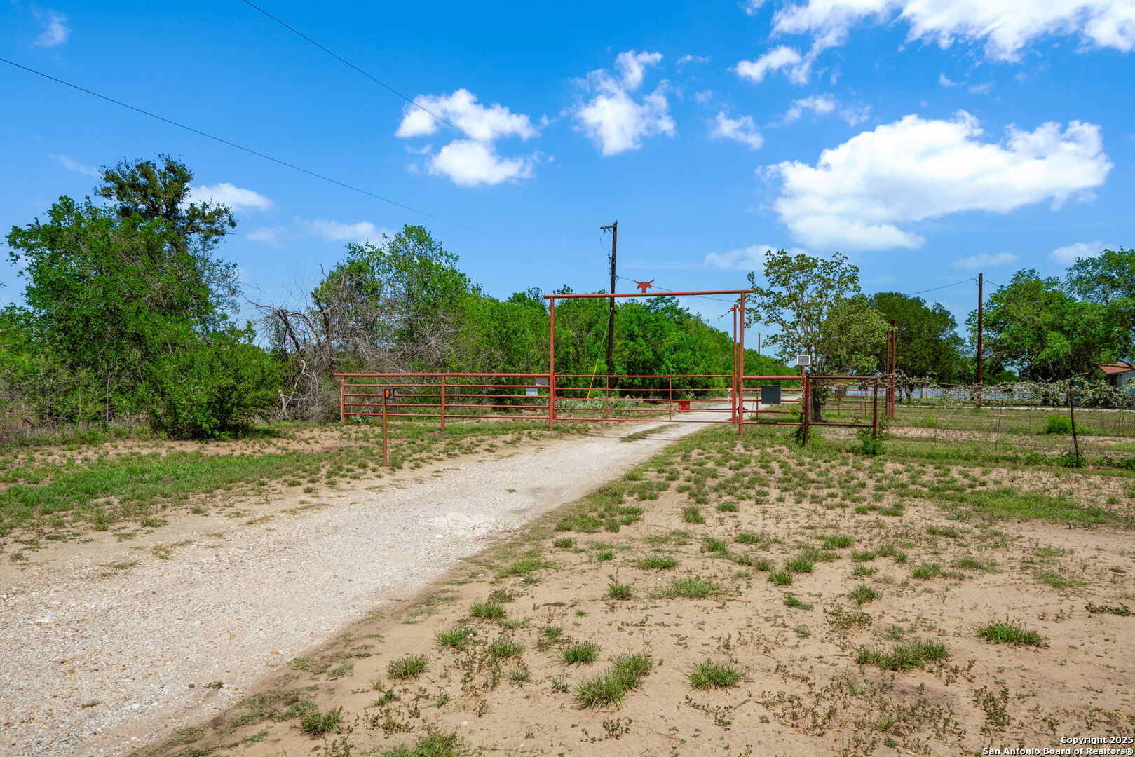 main property photo 28