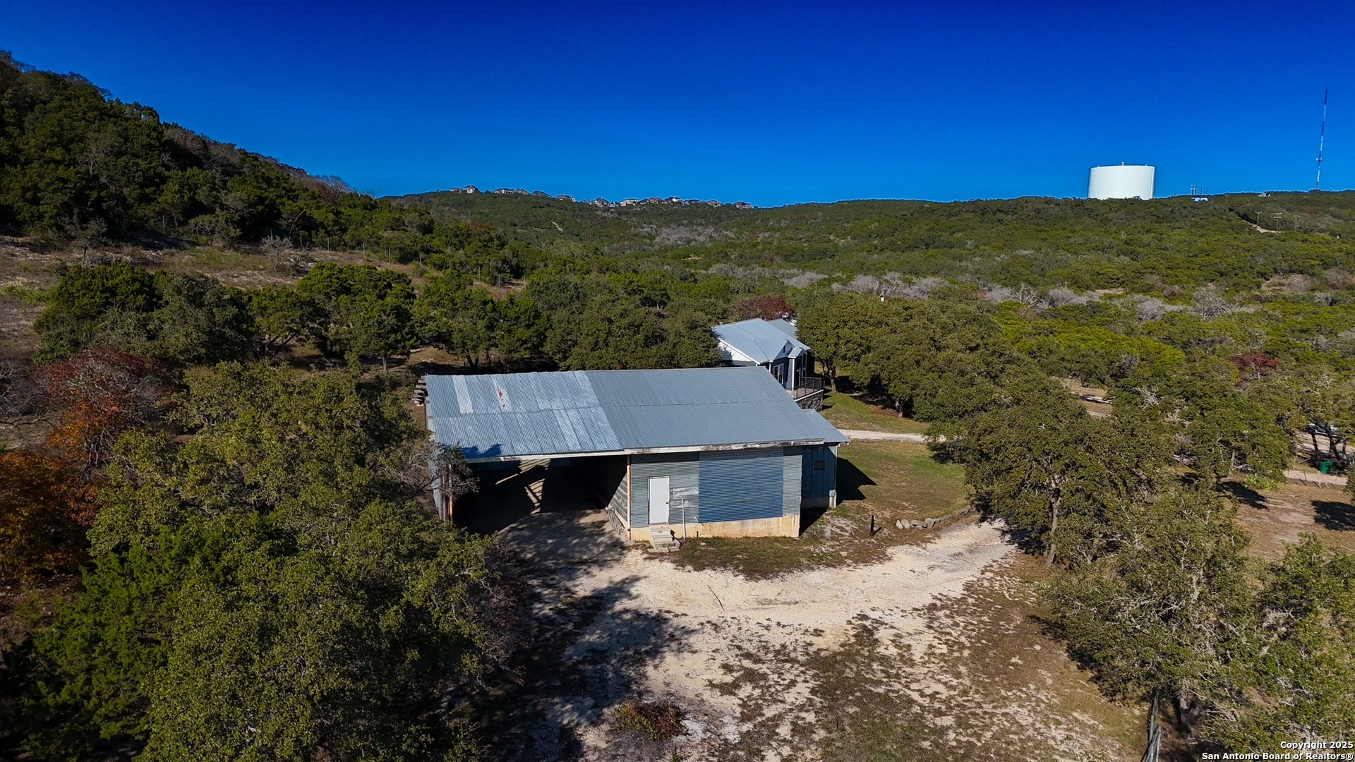 main property photo 3