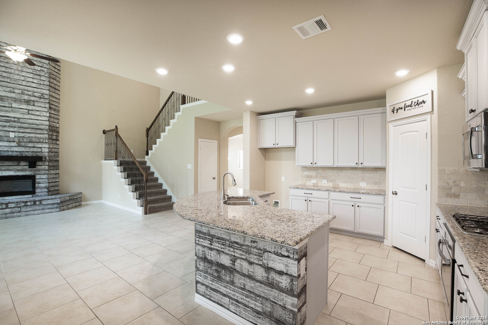 property viewer photo 14