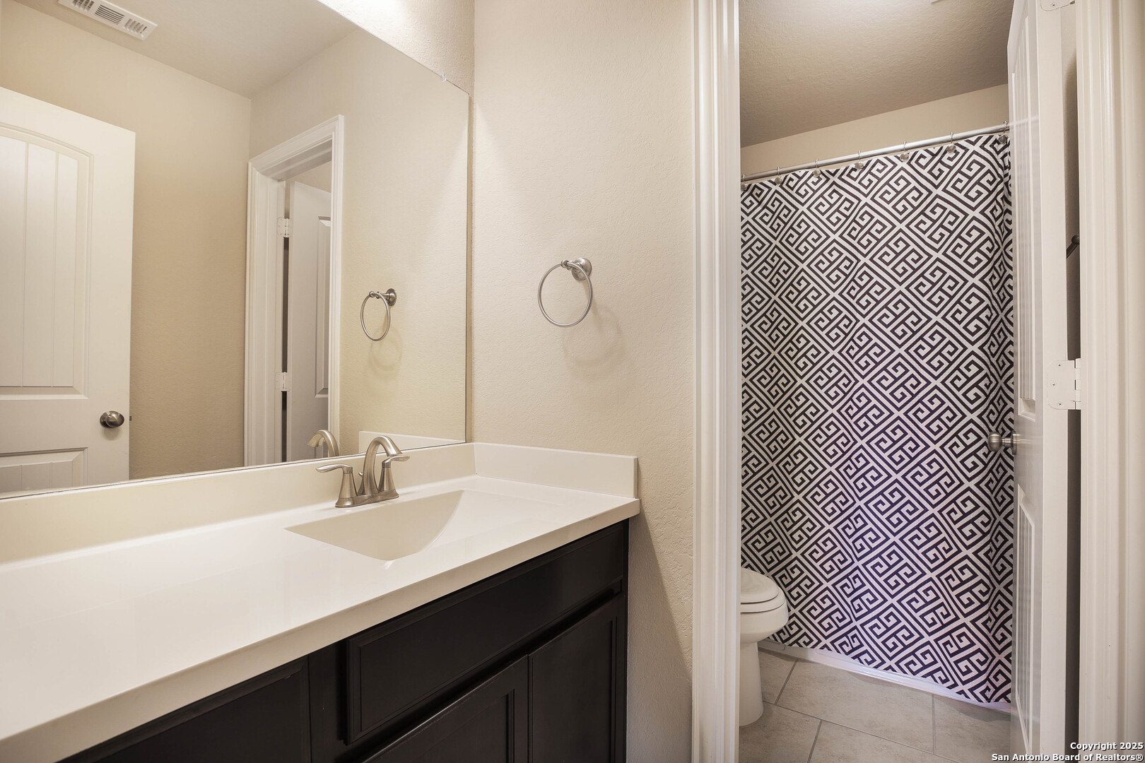 property viewer photo 36