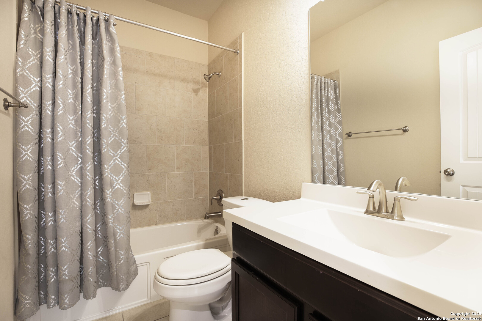 property viewer photo 7