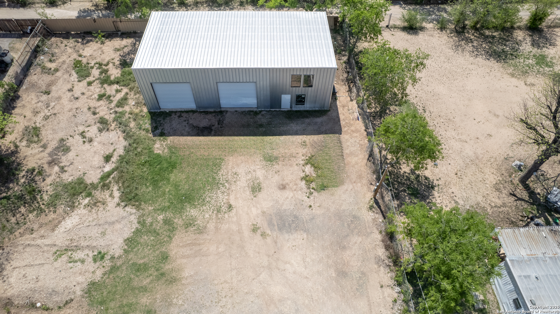 main property photo 4