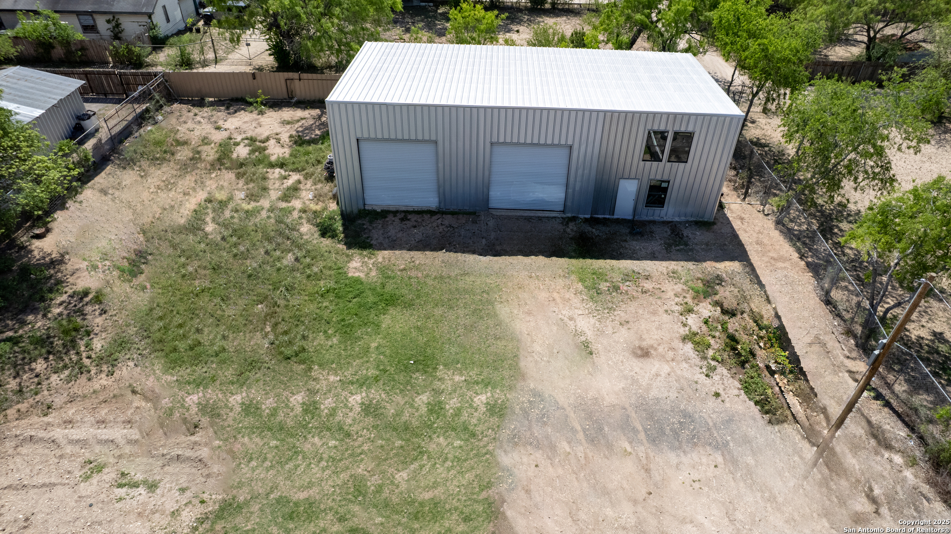 main property photo 8